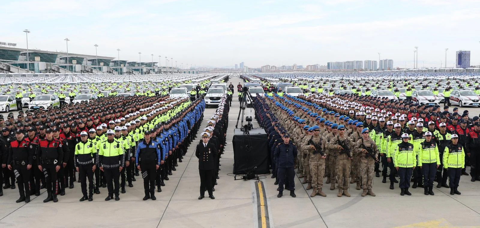 Erdoğan: 9.200 Yeni Araçla Güvenlikte Tarihi Adım Erdoğan: 9.200 Yeni Araçla Güvenlikte Tarihi Adım