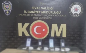 Sivas’ta Kaçakçılık Operasyonu: Binlerce Makaron ve 22 Kaçak Cep Telefonu Ele Geçirildi Sivas’ta Kaçakçılık Operasyonu: Binlerce Makaron ve 22 Kaçak Cep Telefonu Ele Geçirildi
