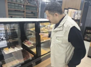 Sivas’ta Gıda Denetimleri Titizlikle Sürüyor: Alo 174 ve CİMER Şikayetleri Takip Ediliyor Sivas’ta Gıda Denetimleri Titizlikle Sürüyor: Alo 174 ve CİMER Şikayetleri Takip Ediliyor