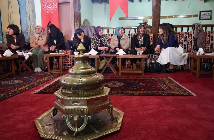 “Bir Demlik Sohbet” Programında Şehit Annelerine Anlamlı Buluşma “Bir Demlik Sohbet” Programında Şehit Annelerine Anlamlı Buluşma
