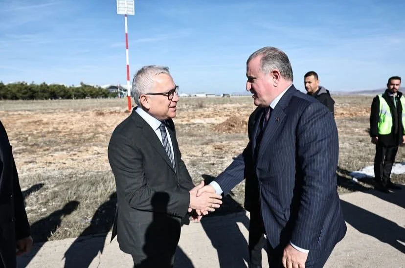 Bakan Osman Aşkın Bak’tan Sivas’a Dev Spor ve Gençlik Hamlesi Bakan Osman Aşkın Bak’tan Sivas’a Dev Spor ve Gençlik Hamlesi