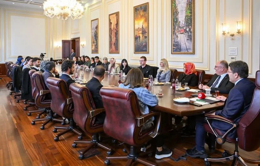 Genç Hukukçulara Bakan Tunç’tan İlham Veren Buluşma Genç Hukukçulara Bakan Tunç’tan İlham Veren Buluşma