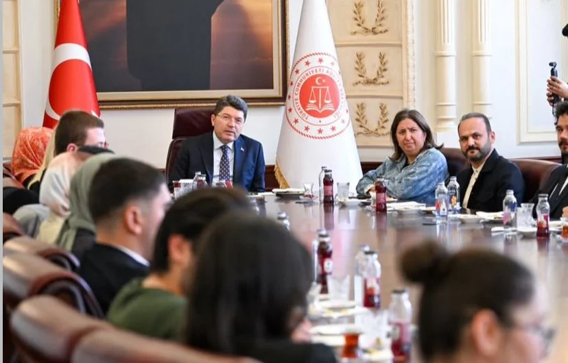 Genç Hukukçulara Bakan Tunç’tan İlham Veren Buluşma Genç Hukukçulara Bakan Tunç’tan İlham Veren Buluşma