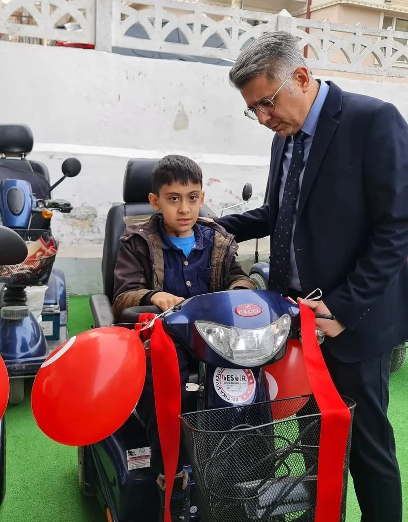 Sivas’ta Dayanışma Buluşması: Engellilere Umut ve Destek Eli Uzatıldı Sivas’ta Dayanışma Buluşması: Engellilere Umut ve Destek Eli Uzatıldı