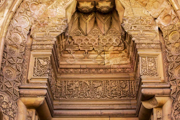 Divriği: Tarih, Kültür ve Turizmin Buluştuğu İlçe Divriği: Tarih, Kültür ve Turizmin Buluştuğu İlçe