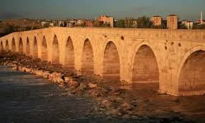 Sivas: Tarih, Doğa ve Lezzetin Buluştuğu Şehir! Sivas: Tarih, Doğa ve Lezzetin Buluştuğu Şehir!