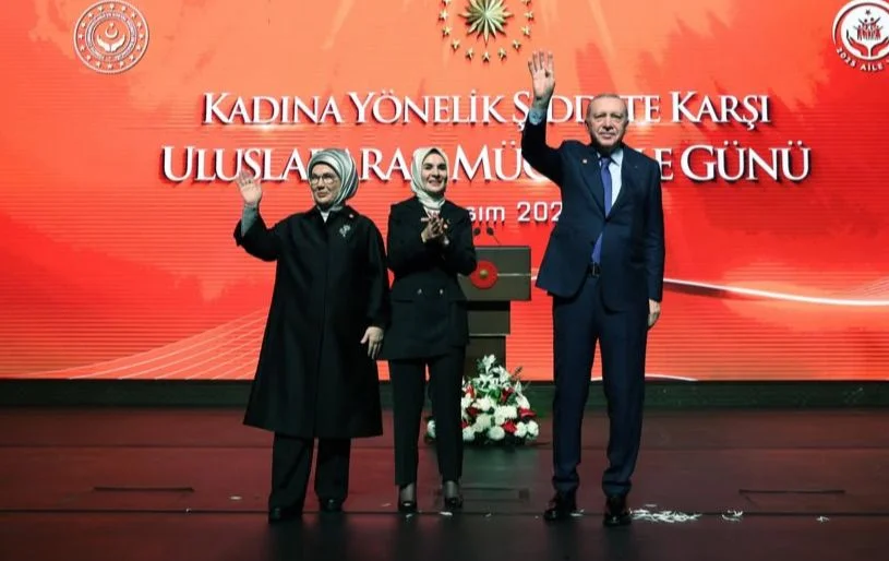 Erdoğan: “Kadına ve Çocuğa Şiddet İnsanlık Suçudur” Erdoğan: “Kadına ve Çocuğa Şiddet İnsanlık Suçudur”