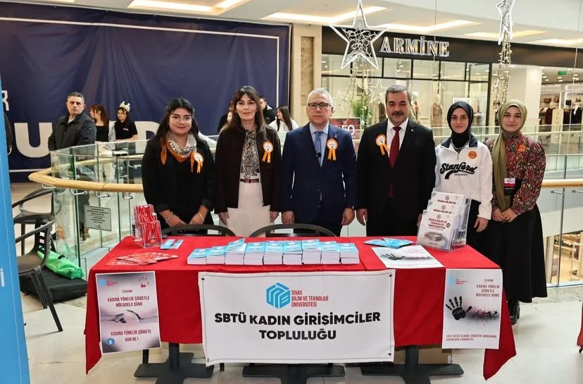 Sivas’ta 25 Kasım’da Kadına Şiddete Karşı Farkındalık Standı Sivas’ta 25 Kasım’da Kadına Şiddete Karşı Farkındalık Standı