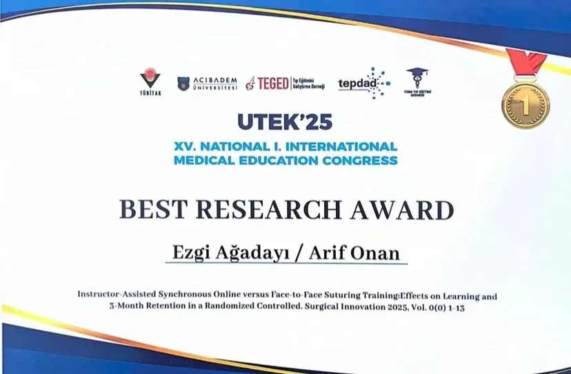 SCÜ Tıp Fakültesi’ne UTEK’25’ten Büyük Ödül: Doç. Dr. Ezgi Ağadayı "En İyi Bilimsel Araştırma" Ödülünü Kazandı SCÜ Tıp Fakültesi’ne UTEK’25’ten Büyük Ödül: Doç. Dr. Ezgi Ağadayı "En İyi Bilimsel Araştırma" Ödülünü Kazandı