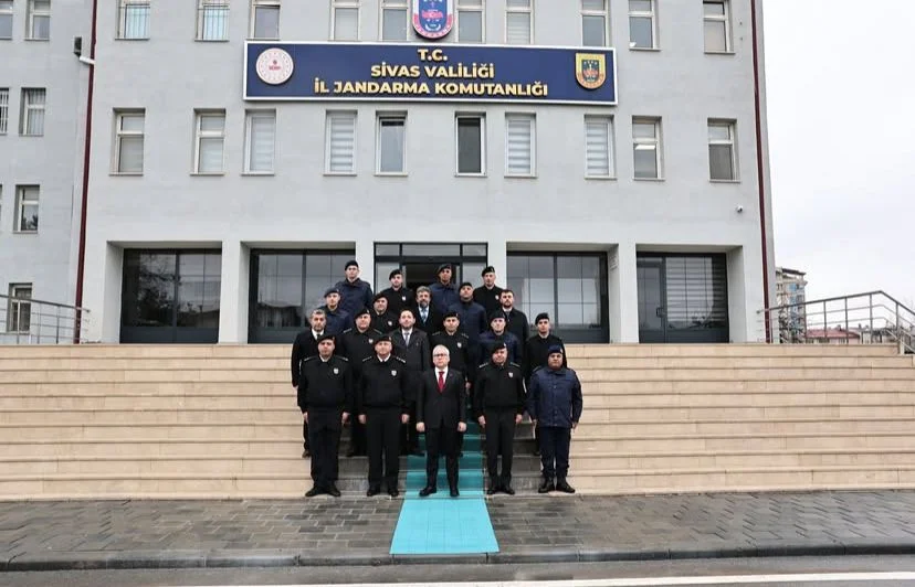 Vali Şimşek'ten İl Jandarma Komutanlığı'na Önemli Ziyaret Vali Şimşek'ten İl Jandarma Komutanlığı'na Önemli Ziyaret