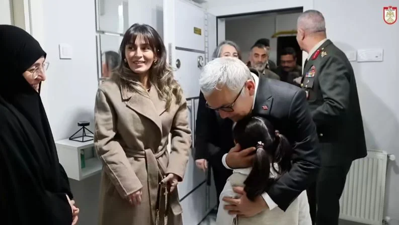 Gökçe’nin Yürek Burkan Mektubu Valiyi Yola Çıkardı Gökçe’nin Yürek Burkan Mektubu Valiyi Yola Çıkardı
