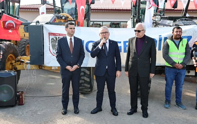 Sivas İl Özel İdaresi Kar ve Kış Operasyonuna Hazır: Dev Filo Sahaya İniyor Sivas İl Özel İdaresi Kar ve Kış Operasyonuna Hazır: Dev Filo Sahaya İniyor