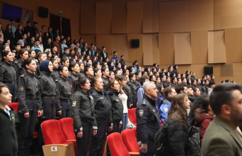 Sivas Emniyeti'nden Geleceğe Dev Yatırım: 9 Bin Çocuğun Hayatı Değişti! Sivas Emniyeti'nden Geleceğe Dev Yatırım: 9 Bin Çocuğun Hayatı Değişti!
