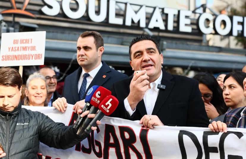 Ulaş Karasu İzmir’den Seslendi: "Milyonları Açlığa Mahkûm Eden Bu Düzeni Değiştireceğiz!" Ulaş Karasu İzmir’den Seslendi: "Milyonları Açlığa Mahkûm Eden Bu Düzeni Değiştireceğiz!"