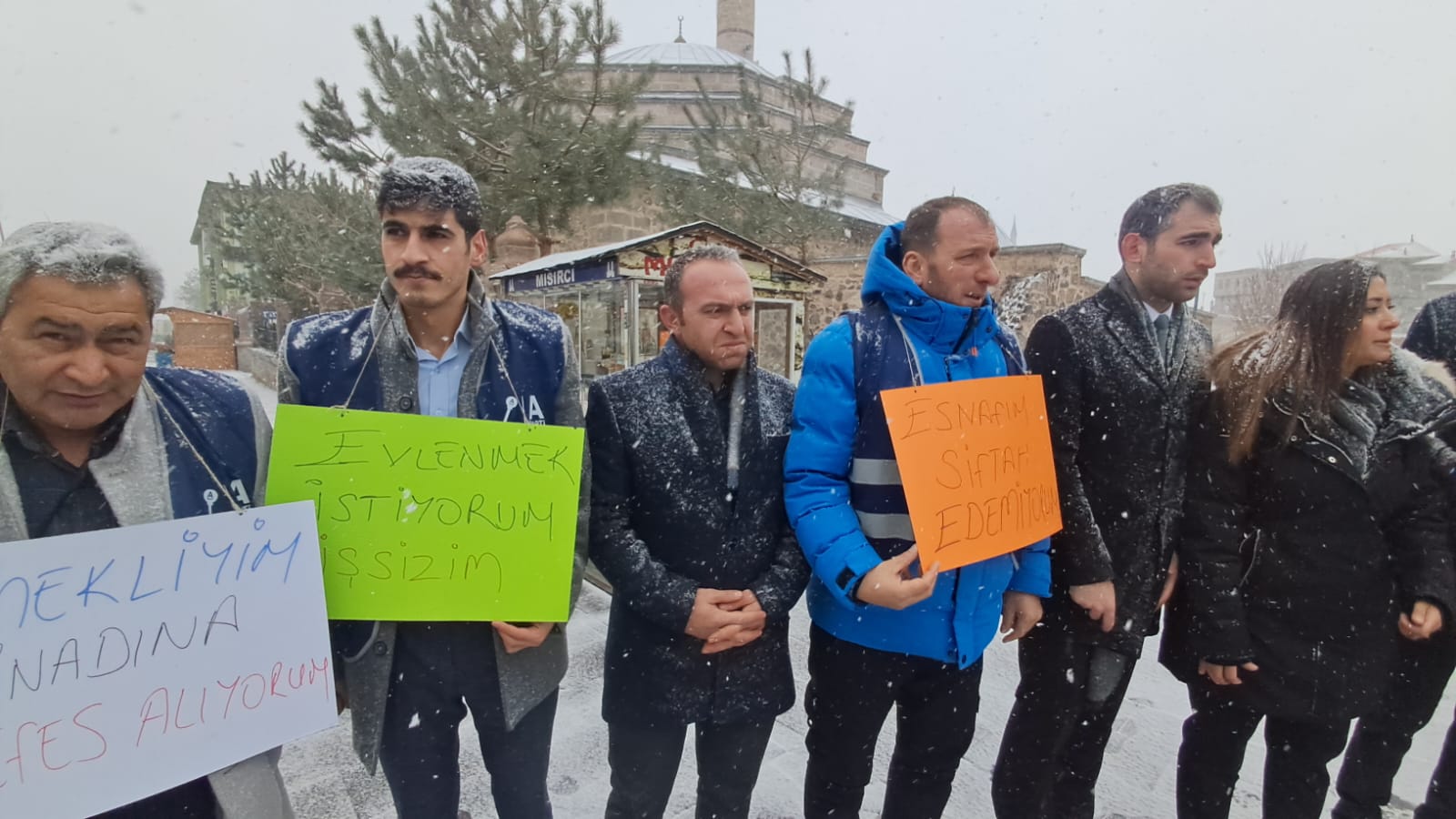 Anahtar Parti Erzurum İl Başkanı Yücel Ahmet İşleyen: “Erzurum göç veriyor, gelecek eriyor” Anahtar Parti Erzurum İl Başkanı Yücel Ahmet İşleyen: “Erzurum göç veriyor, gelecek eriyor”