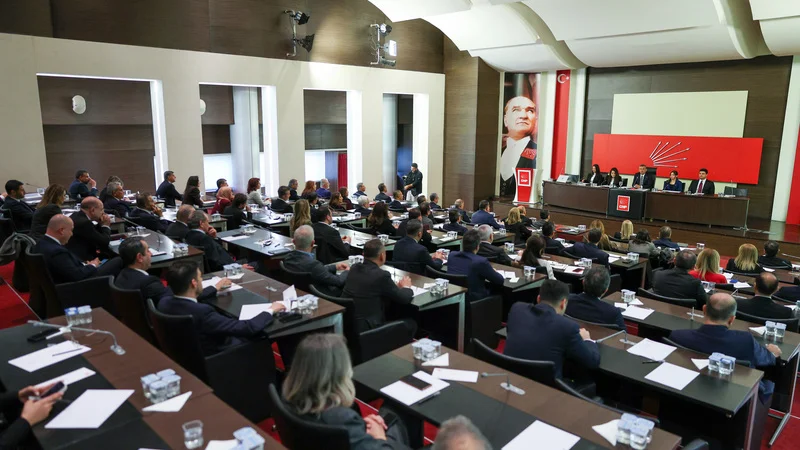 CHP’de Yeni MYK Belli Oldu: Özel Kadroyu Yeniledi CHP’de Yeni MYK Belli Oldu: Özel Kadroyu Yeniledi